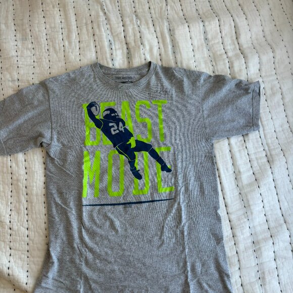 SIGNED Marshawn Lynch Beast Mode Shirt Seahawks Casual Industrees (Men's Medium) - Picture 2 of 4